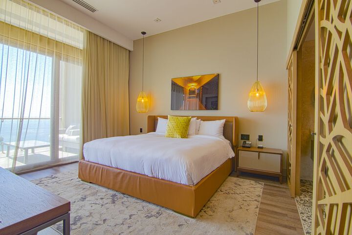 Room 15 of 93