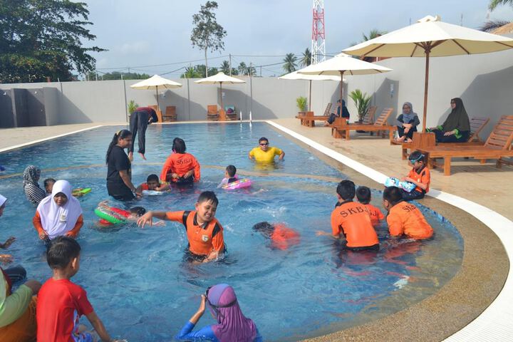 Pool Hotel