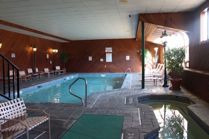 Pool Hotel