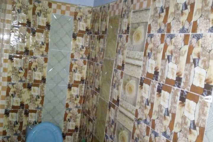 Room 5 of 8