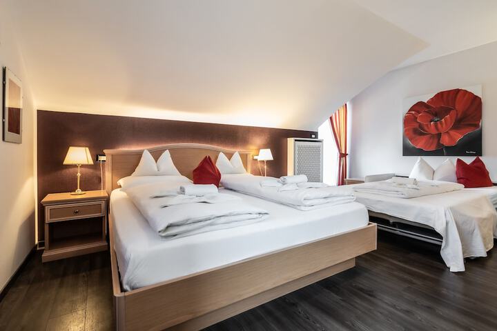 Room 44 of 101