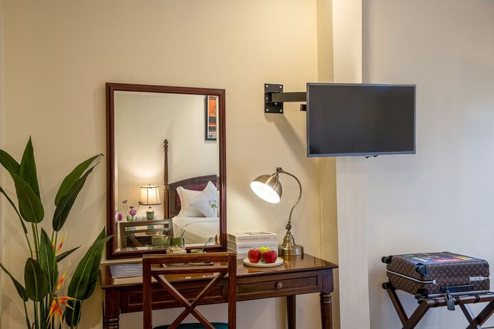 Room 20 of 106
