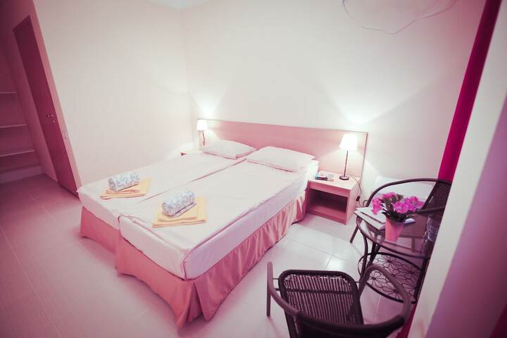 Room 4 of 49
