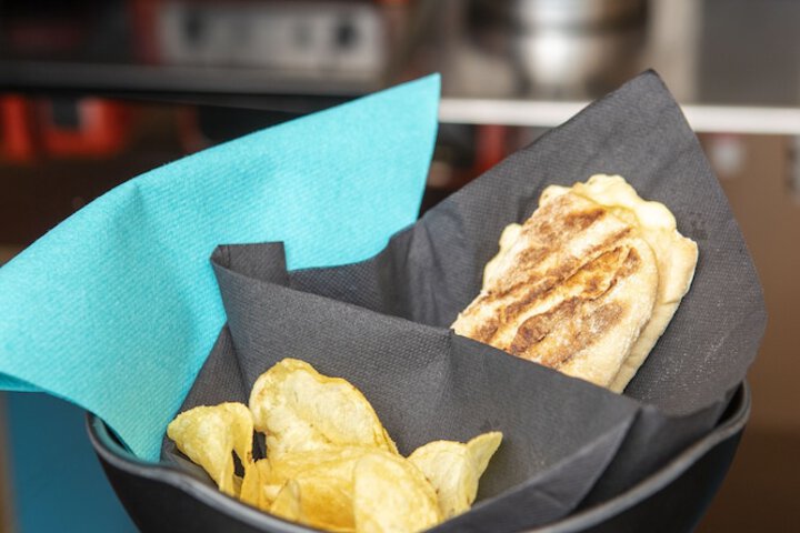 Snack bar
