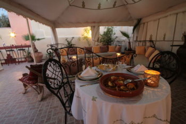 Dining 20 of 29