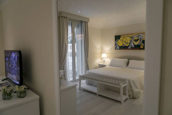 Room 21 of 106