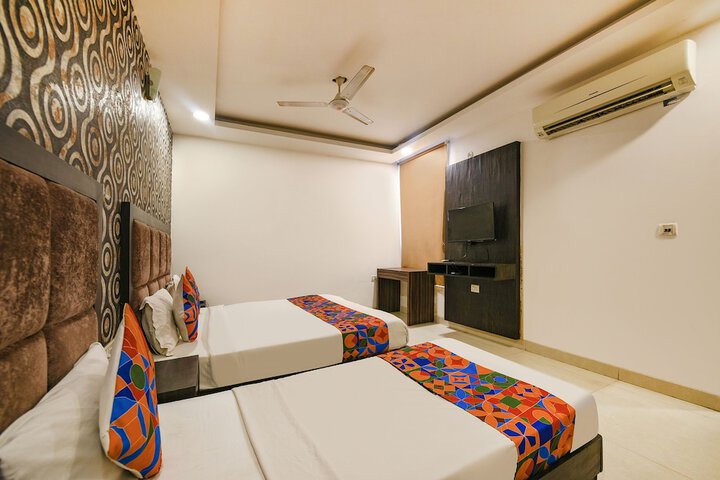 Room 18 of 30