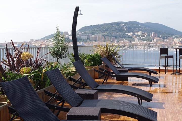 Sundeck 44 of 48