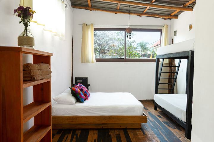 Room 8 of 32