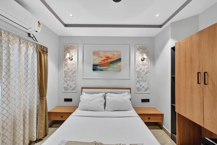 Room 14 of 33