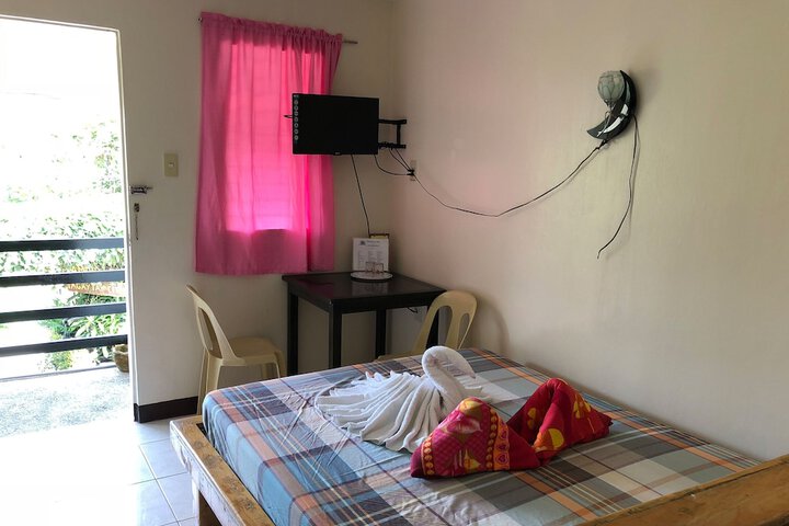 Room 5 of 32