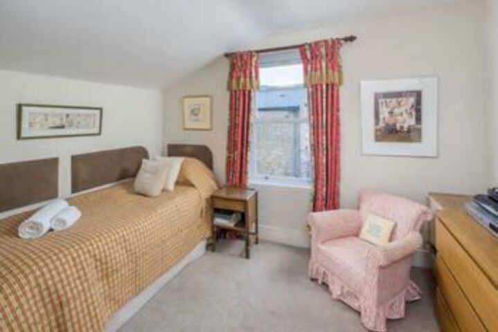 Room 12 of 20