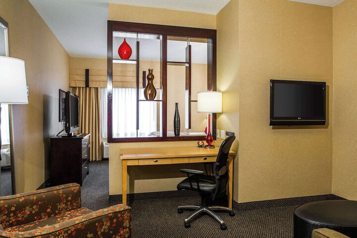 Room 8 of 37