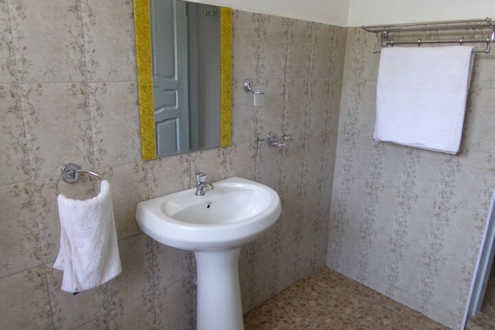 Room 5 of 13