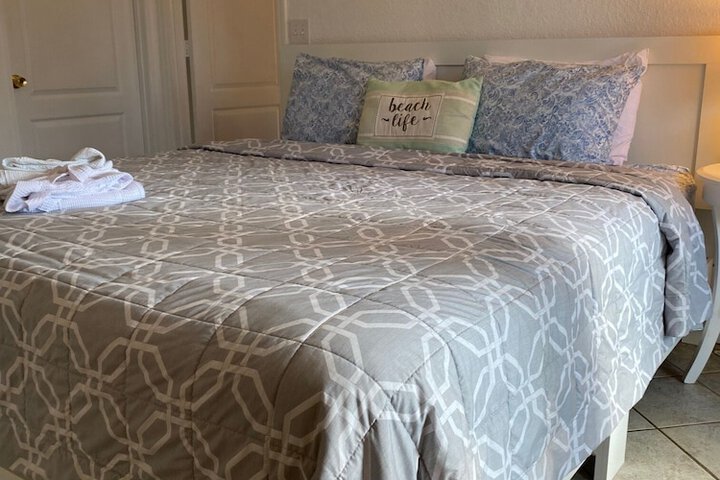 Room 18 of 156
