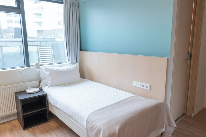 Room 35 of 61