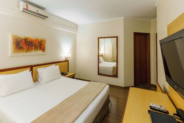 Room 17 of 47