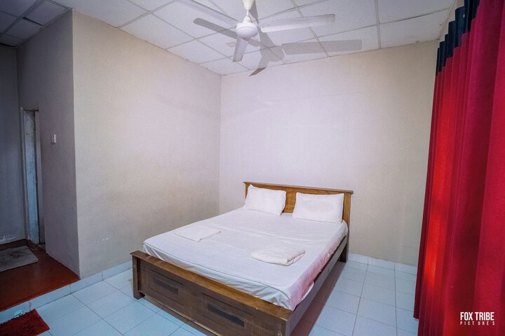 Room 2 of 23