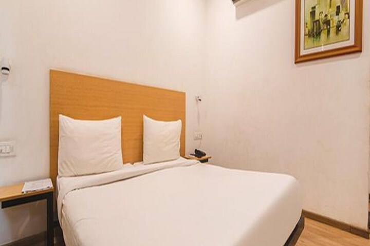 Room 9 of 19
