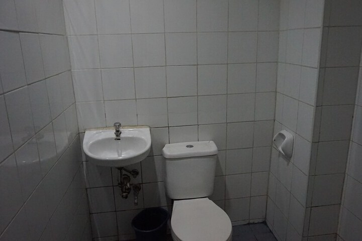 Room 10 of 20