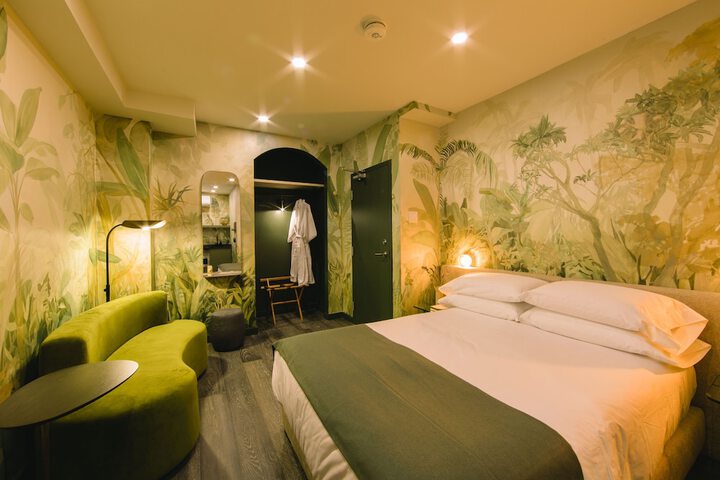 Room 10 of 63