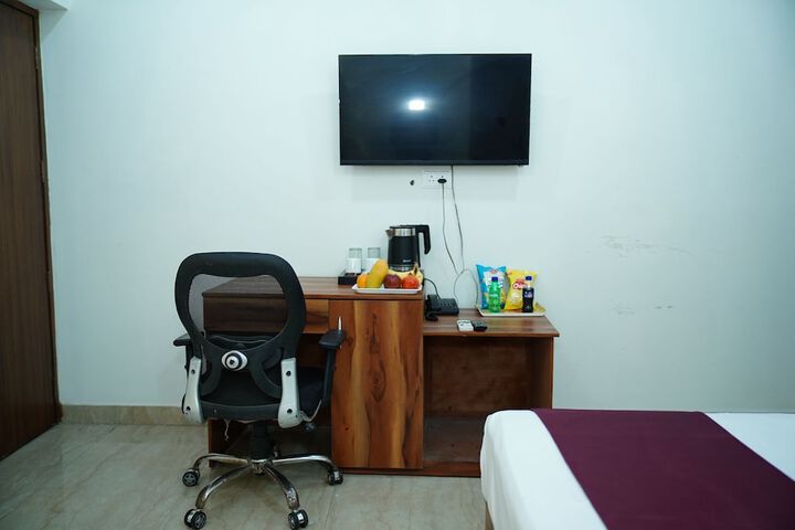 Room 7 of 8