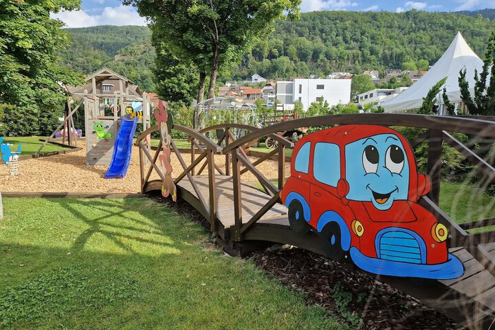 Childrens Activities 60 of 102