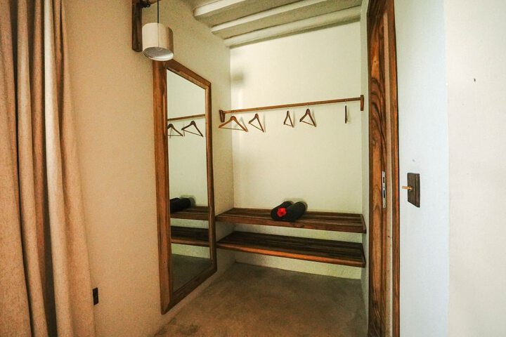 Room 8 of 101