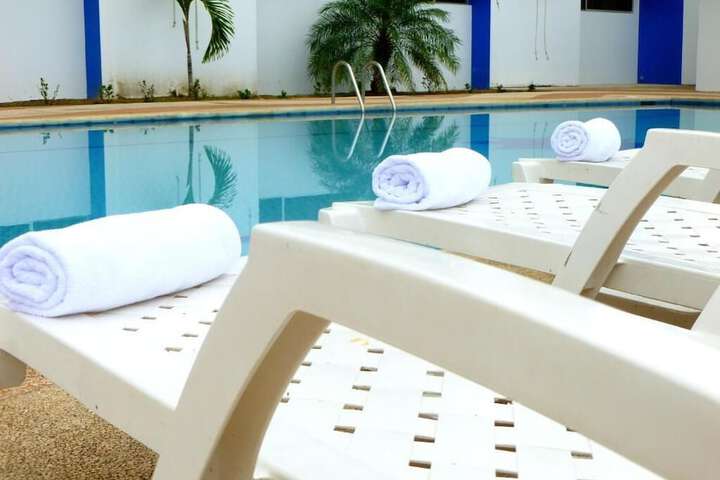 Pool Hotel