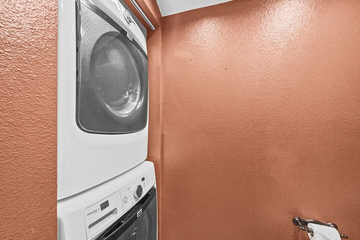Laundry 19 of 43