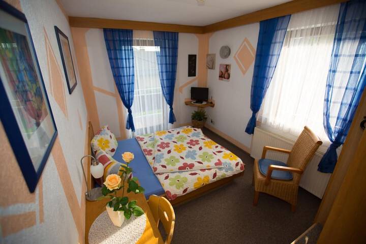 Room 9 of 34