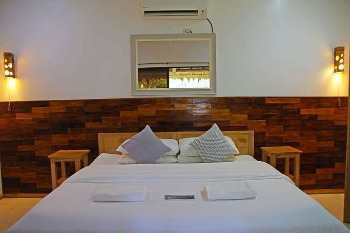 Room 18 of 74