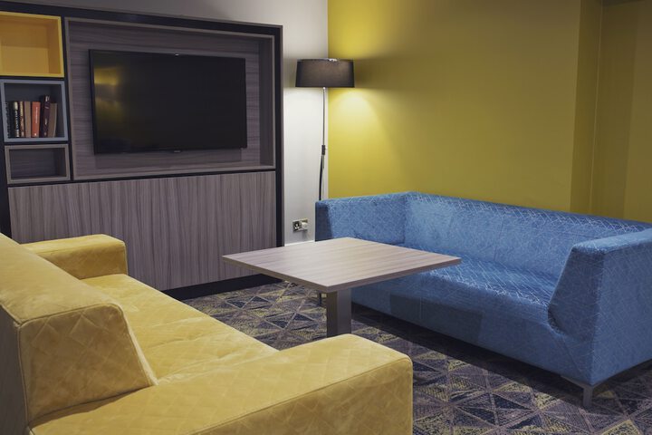 Lounge 190 of 292