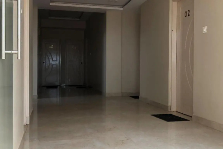 Room 4 of 12