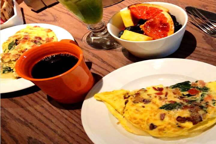 Breakfast/Coffee Service 92 of 111