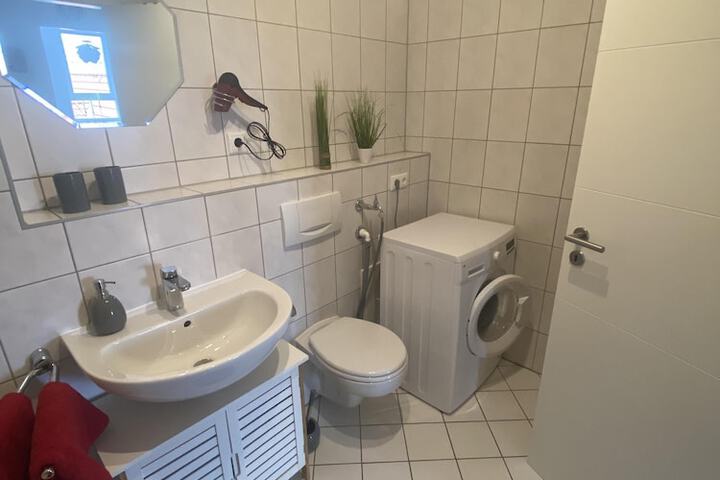 Room 6 of 10