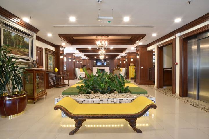 Hotel Interior 8 of 124