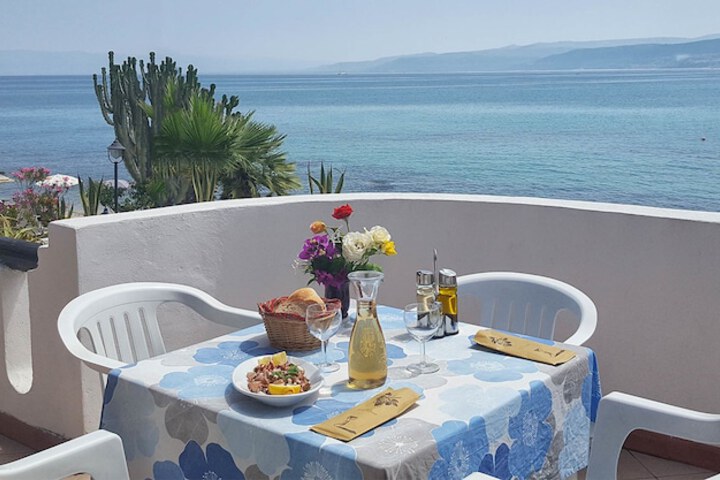 Dining 60 of 77