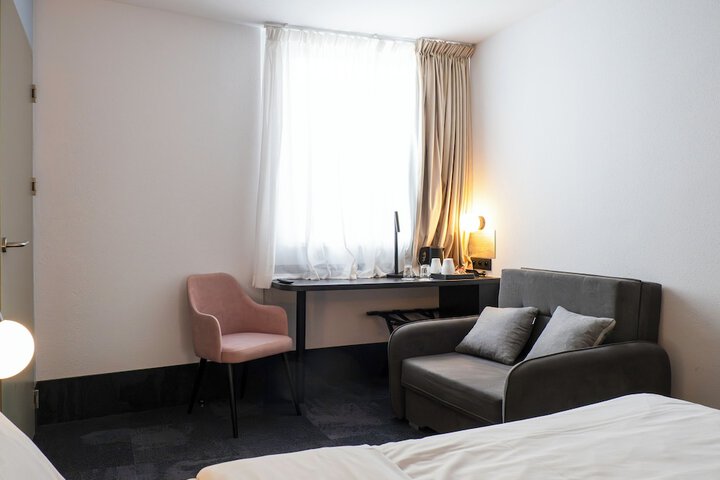 Room 12 of 47