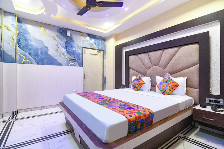 Room 17 of 32