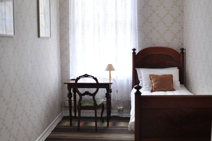 Room 23 of 53