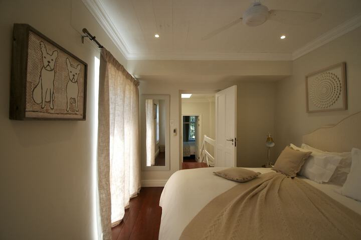Room 9 of 119