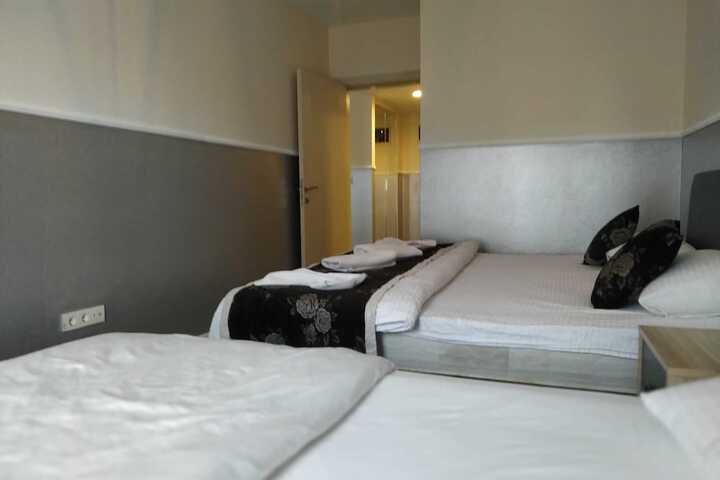 Room 32 of 88