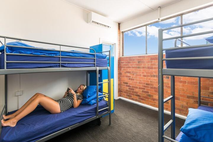 Room 5 of 18