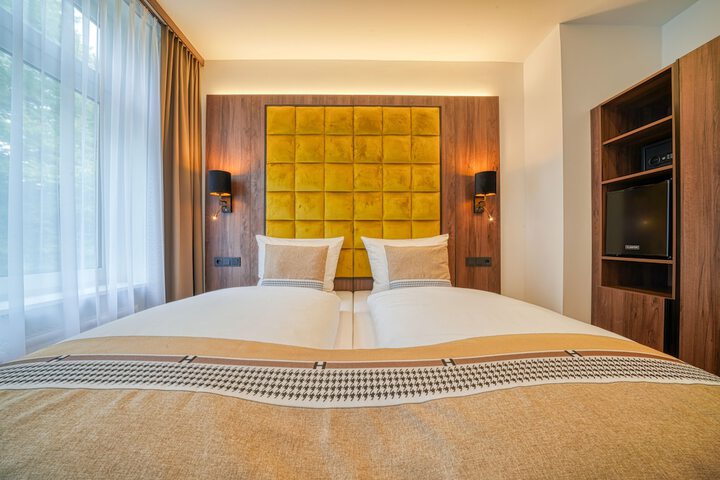Room 8 of 45
