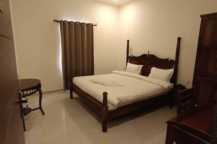 Room 10 of 29
