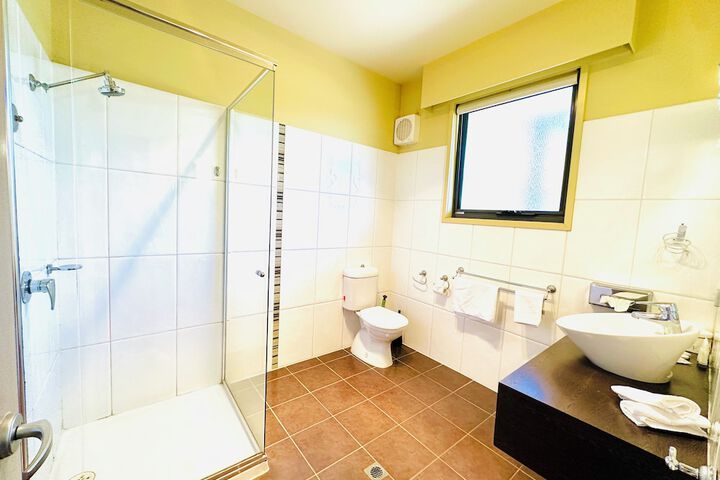 Room 12 of 25