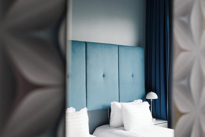 Room 10 of 51