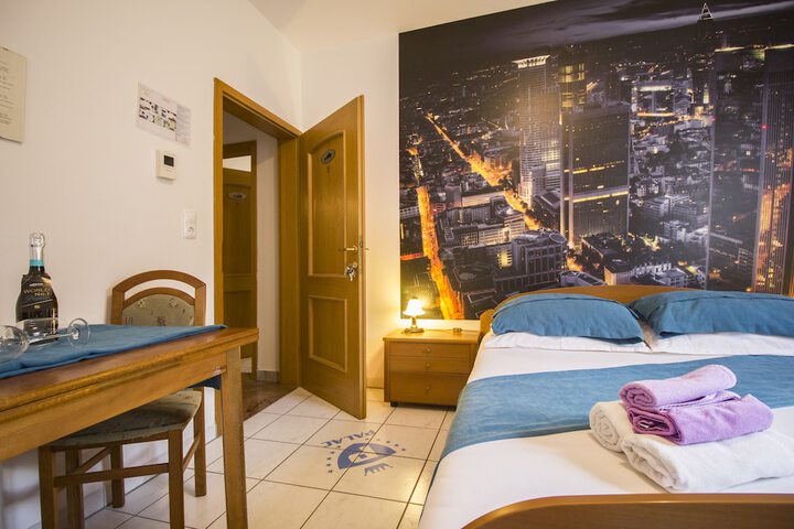 Room 21 of 39