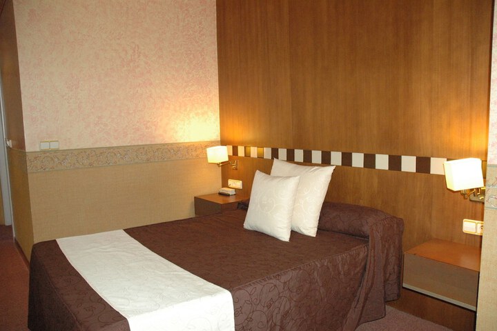 Room 5 of 48